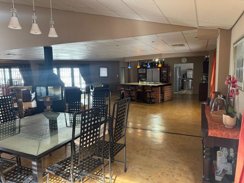 Large Industrial Property for Sale - Photo 7