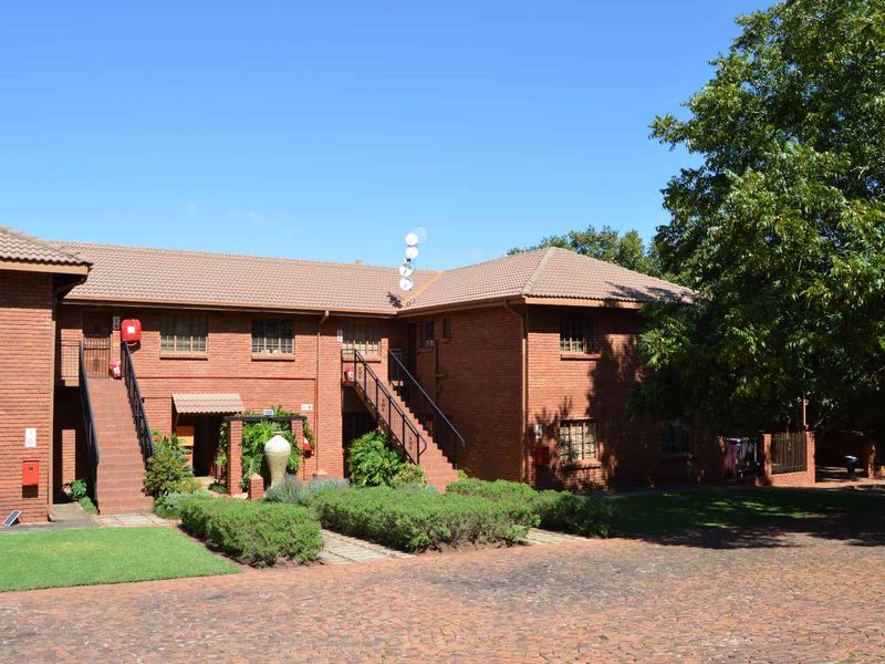 12-unit townhouse complex Investment and income generating opportunity - Photo 2