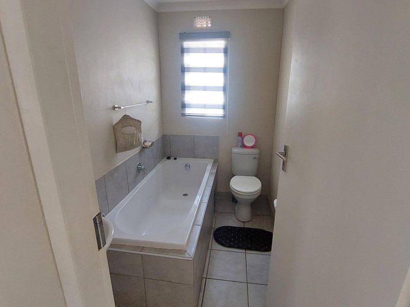 Sky City Living: 3-Bedroom Home with Modern Touches! - Photo 8