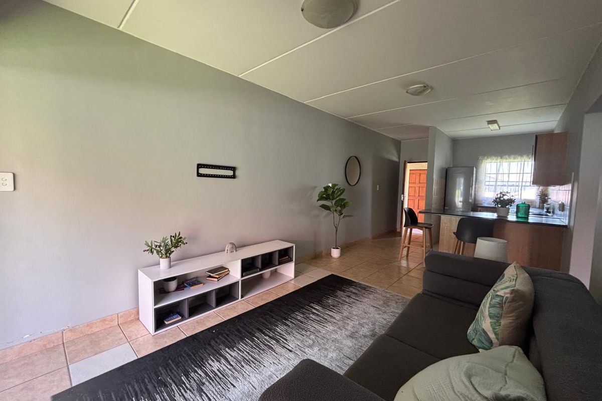 2 Bedroom Unit for sale in Germiston - Photo 4