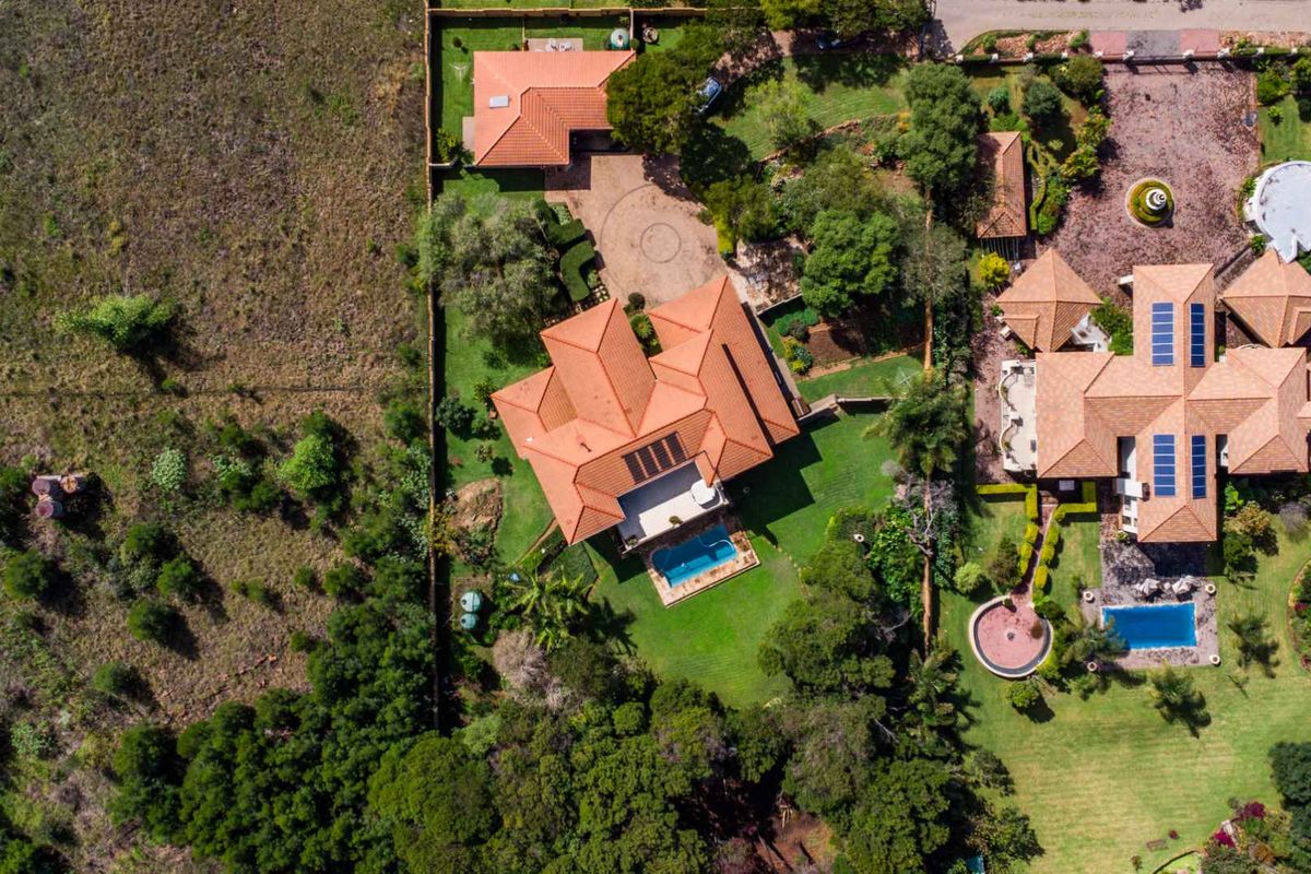 The Dual-Living Masterpiece: Two Independant Homes Offering Unrivaled Versatility for Extended Families or Savvy Investors - Photo 3