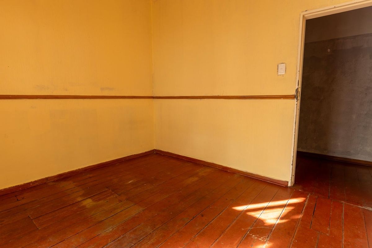 A Classic Kensington Home with Endless Potential - Photo 2