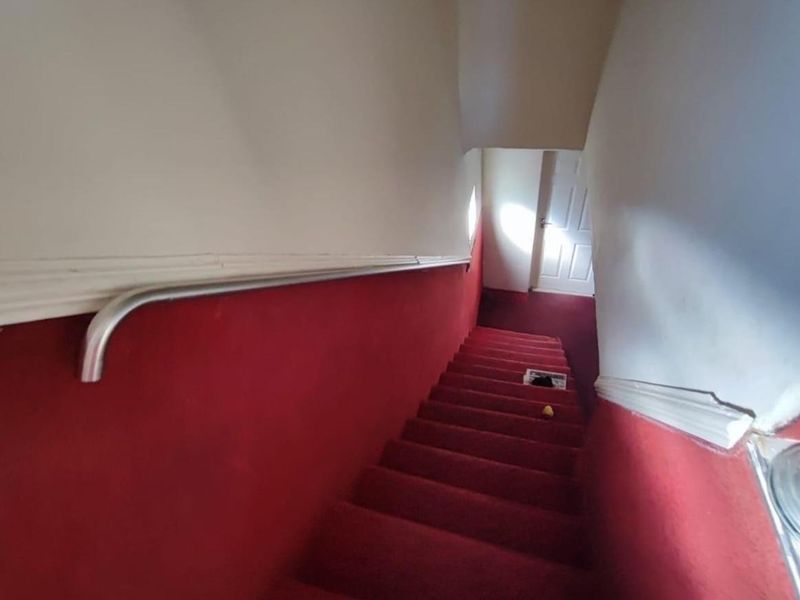 Charming Havenside Home: Potential, Space, and Security - Photo 7