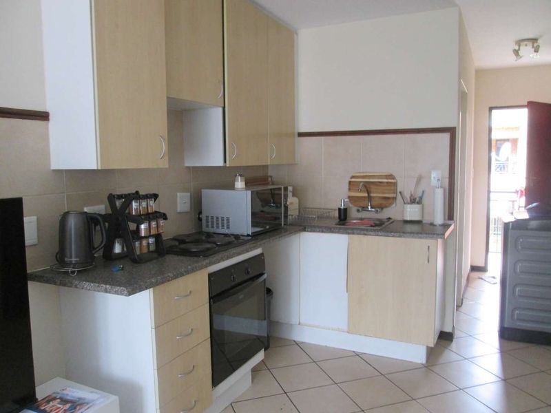 A VERY BEAUTIFUL NEAT AND CLEAN BACHELOR APARTMENT FOR SALE IN WONDERPARK ESTATE  BARGAIN - Photo 10