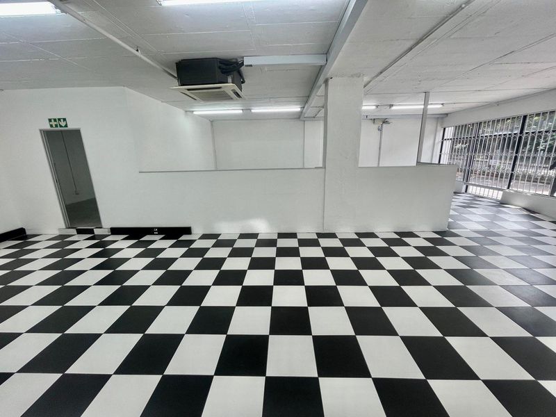 Hendra - Prime Retail Space to Let in Busy Durban North Shopping Centre - Photo 5