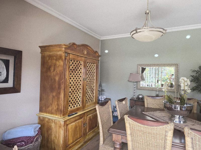 Stunning Home - Photo 7