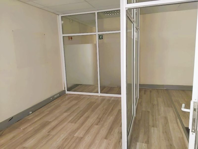 Commercial Office Space To Rent - Photo 8