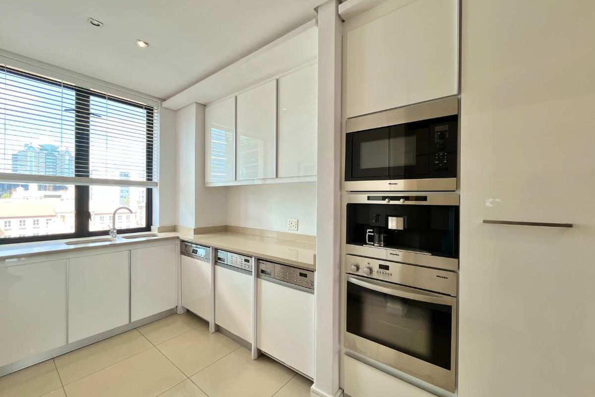 Luxurious 2-Bedroom Apartment with Double Garage at The Emperor, Sandton - Photo 3