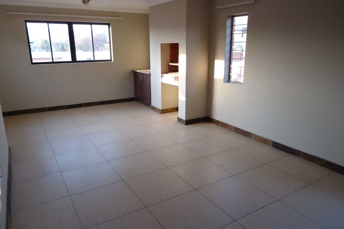 2 Bedroom Apartment To Let - Photo 3