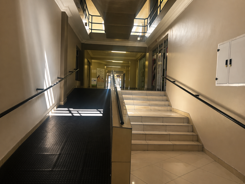 Retail/ office space for rent! - Photo 2