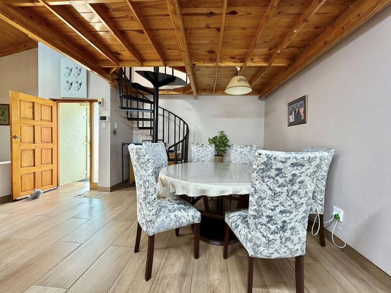 5 Bedroom House For Sale in Olympia - Photo 3