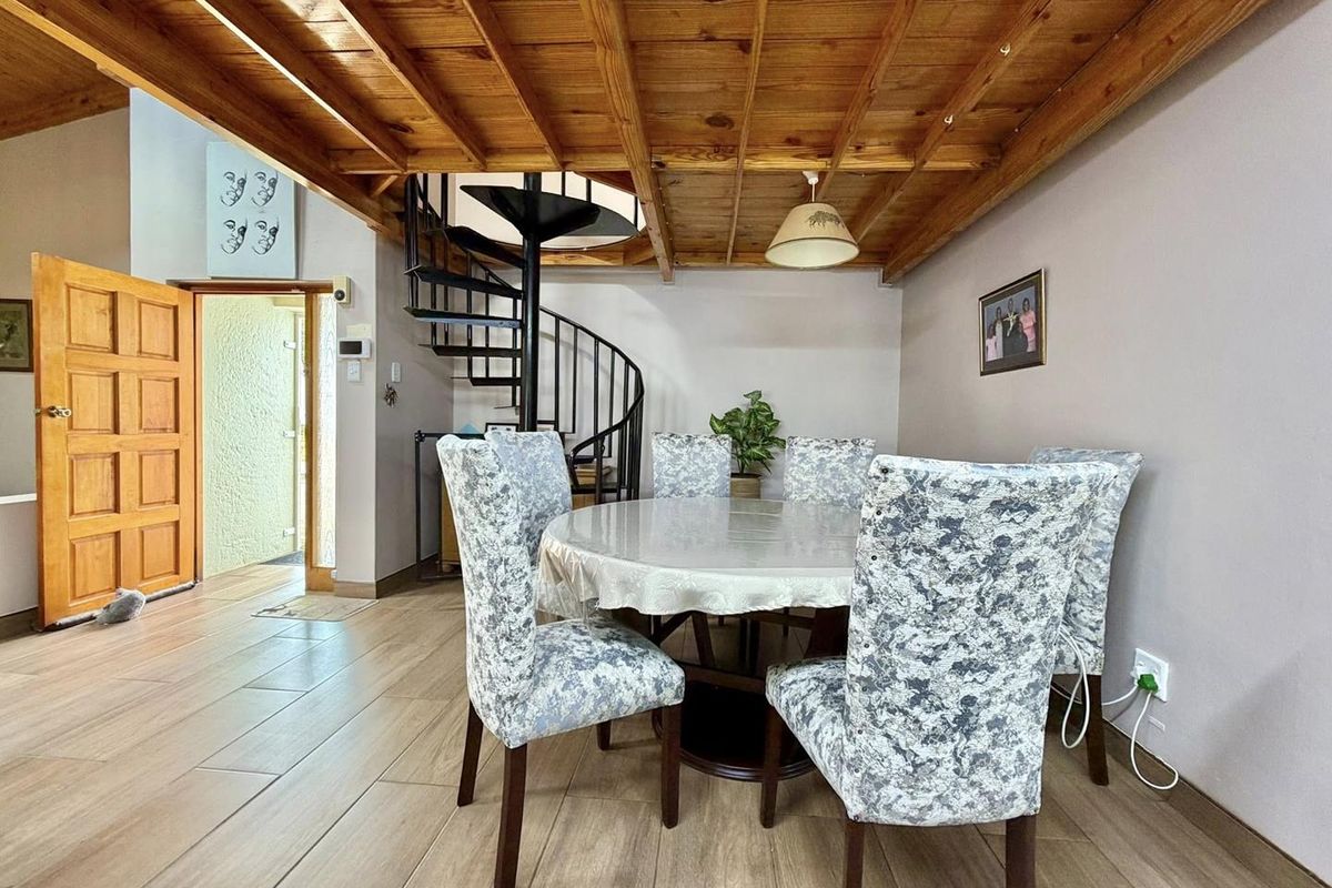 5 Bedroom House For Sale in Olympia - Photo 3