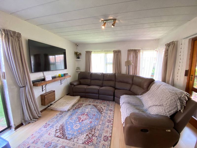 Ground Floor Corner Unit With Spacious Garden - Photo 5