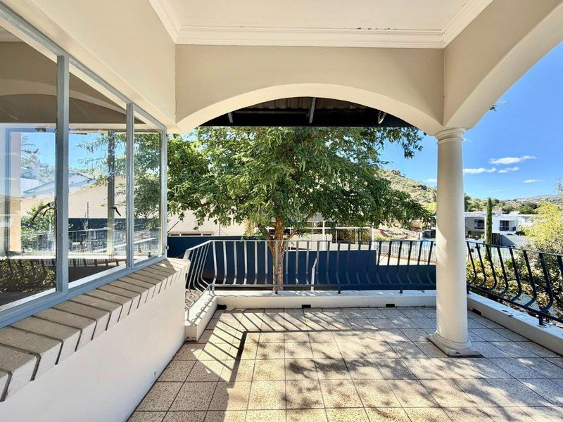 4 Bedroom House For Sale in Ludwigsdorf - Photo 4