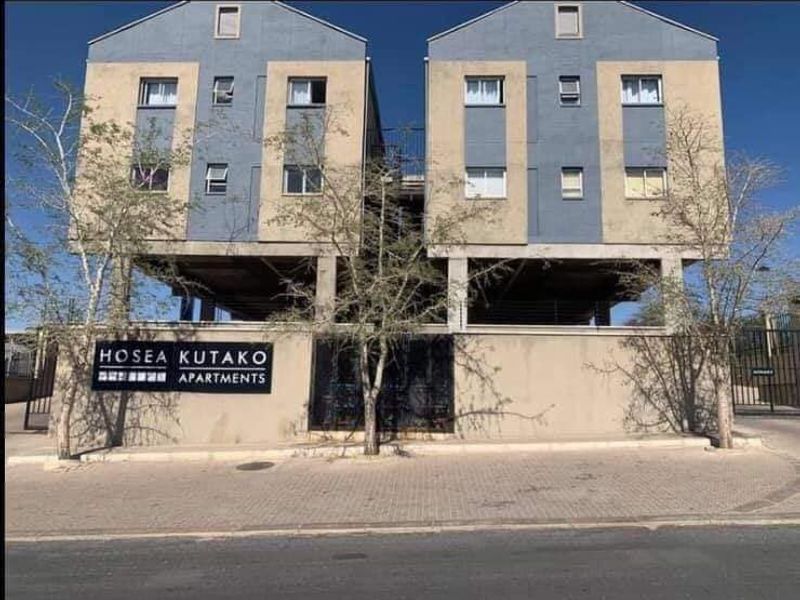 Your Dream Home Awaits in Windhoek North! - Photo 2