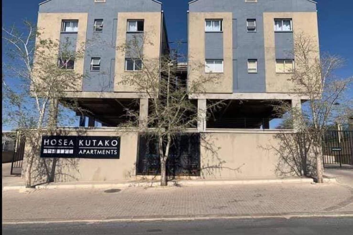 Your Dream Home Awaits in Windhoek North! - Photo 2