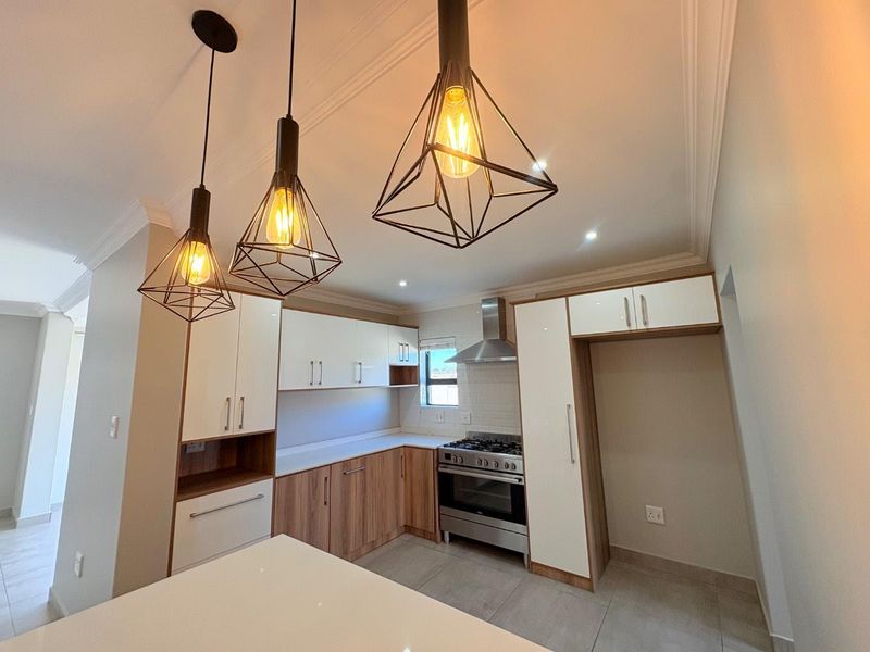 Modern, Stylish Townhouse Woodland Hills – Bergendal - Photo 10