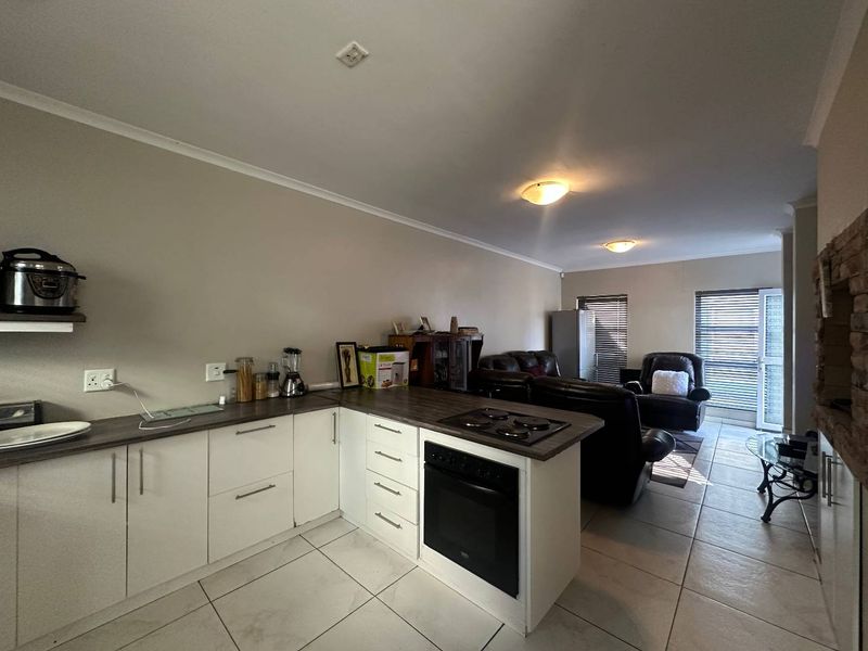 3 Bedroom Townhouse for Sale, Kramersdorf, Swakopmund - Photo 6