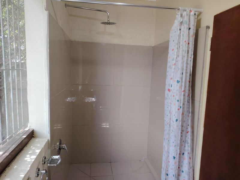 Single studio garden cottage in Milnerton to rent - Photo 10