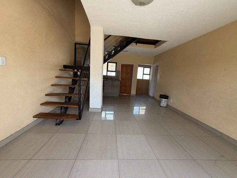 3 bedroom townhouses for sale selling for a unbelievable price! - Photo 4