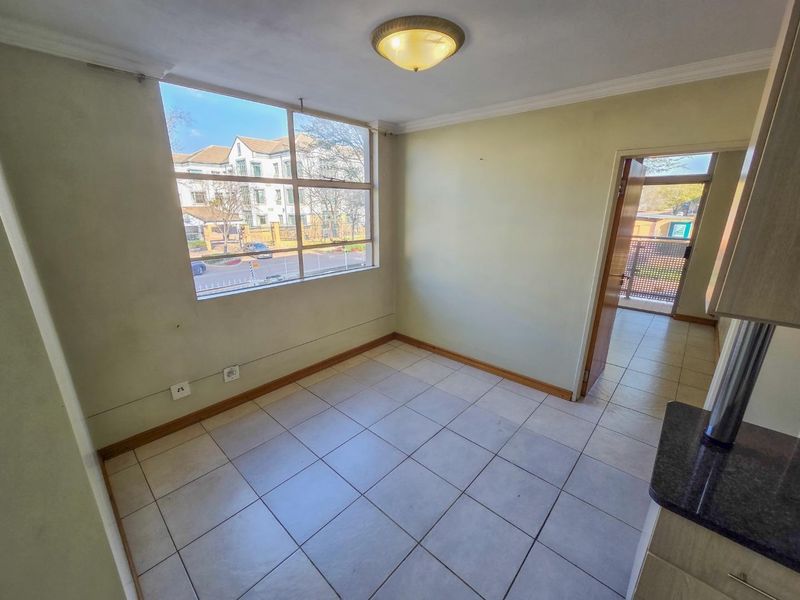 2 Bedroom Apartment Available in Hillcrest - Photo 3
