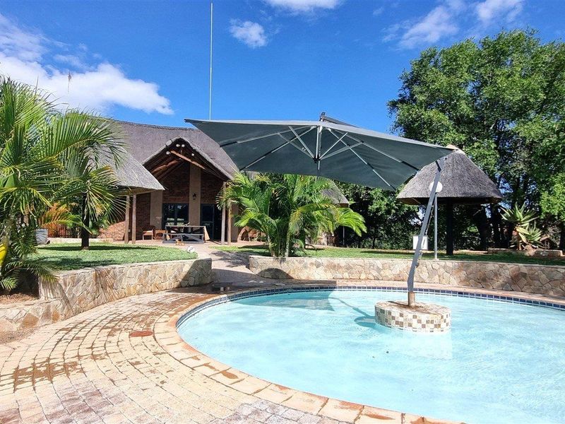 Private Lodge with River Frontage in Ekuthuleni - Photo 3