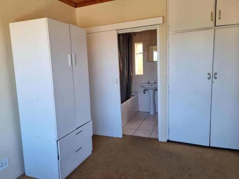 Corner Apartment  For Sale in Amalinda North. - Photo 4