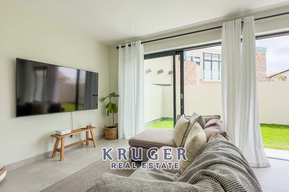 Everyone’s asking about this Kramersdorf Townhouse... Here’s why 👀👇Modern, Airy & Airbnb-Ready - Photo 5