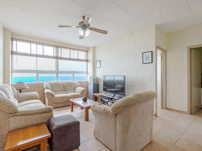 Seaview Apartment | Views from Bedrooms & Living Area | R9 000 - Photo 3