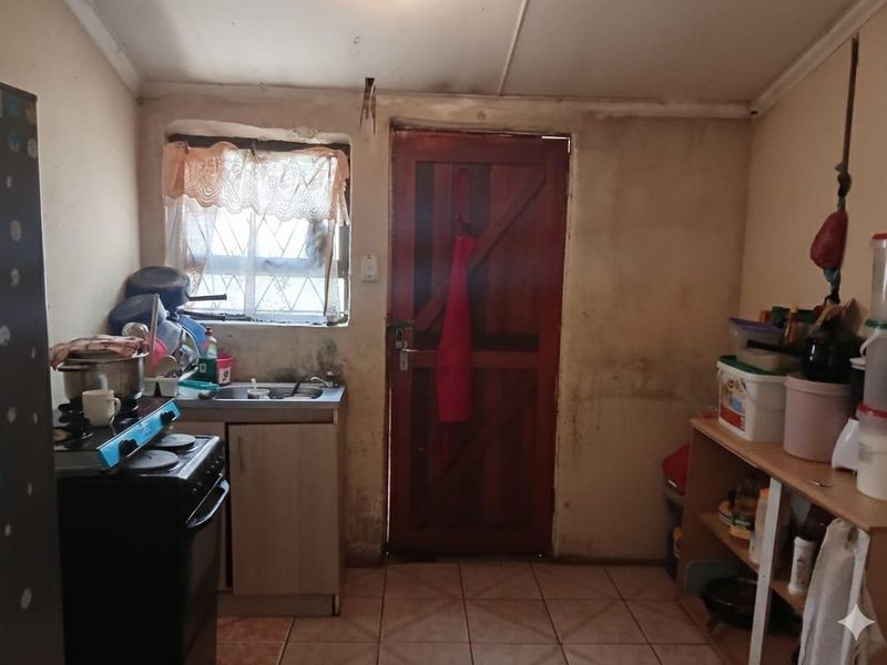 Charming 2-Bedroom House in Kuyasa - Spacious and Inviting - Photo 4