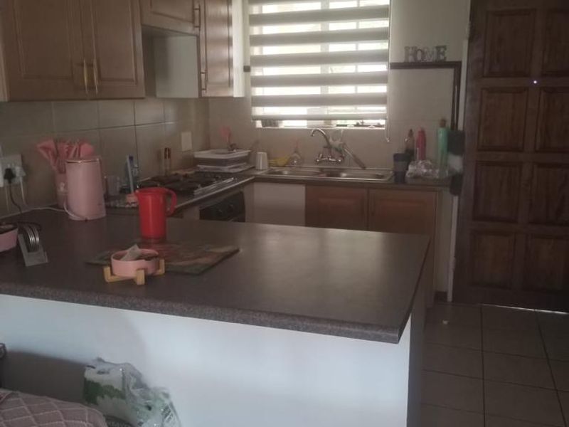 2 Bedroom ground unit in Mooiklof Ridge - Photo 5