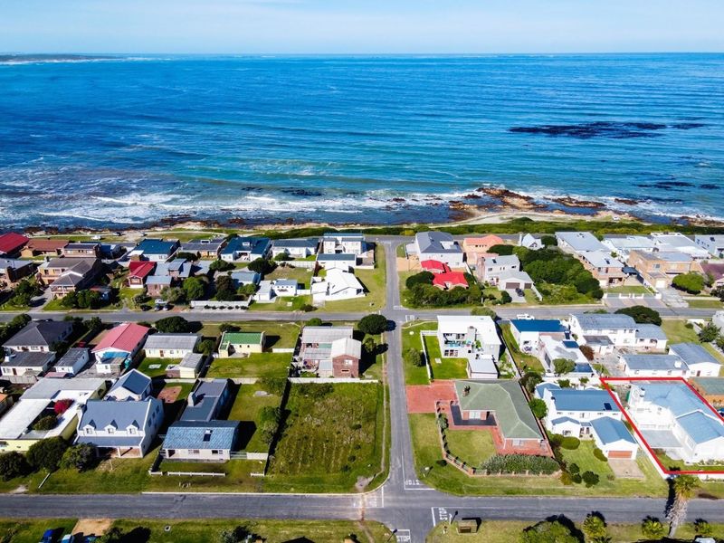 A Home With Space for Everyone — and a Lifestyle to Love in Franskraal - Photo 4