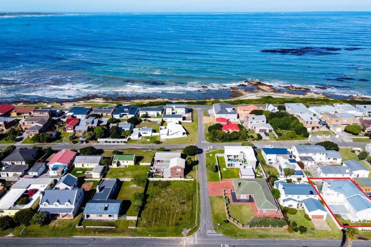 A Home With Space for Everyone — and a Lifestyle to Love in Franskraal - Photo 4