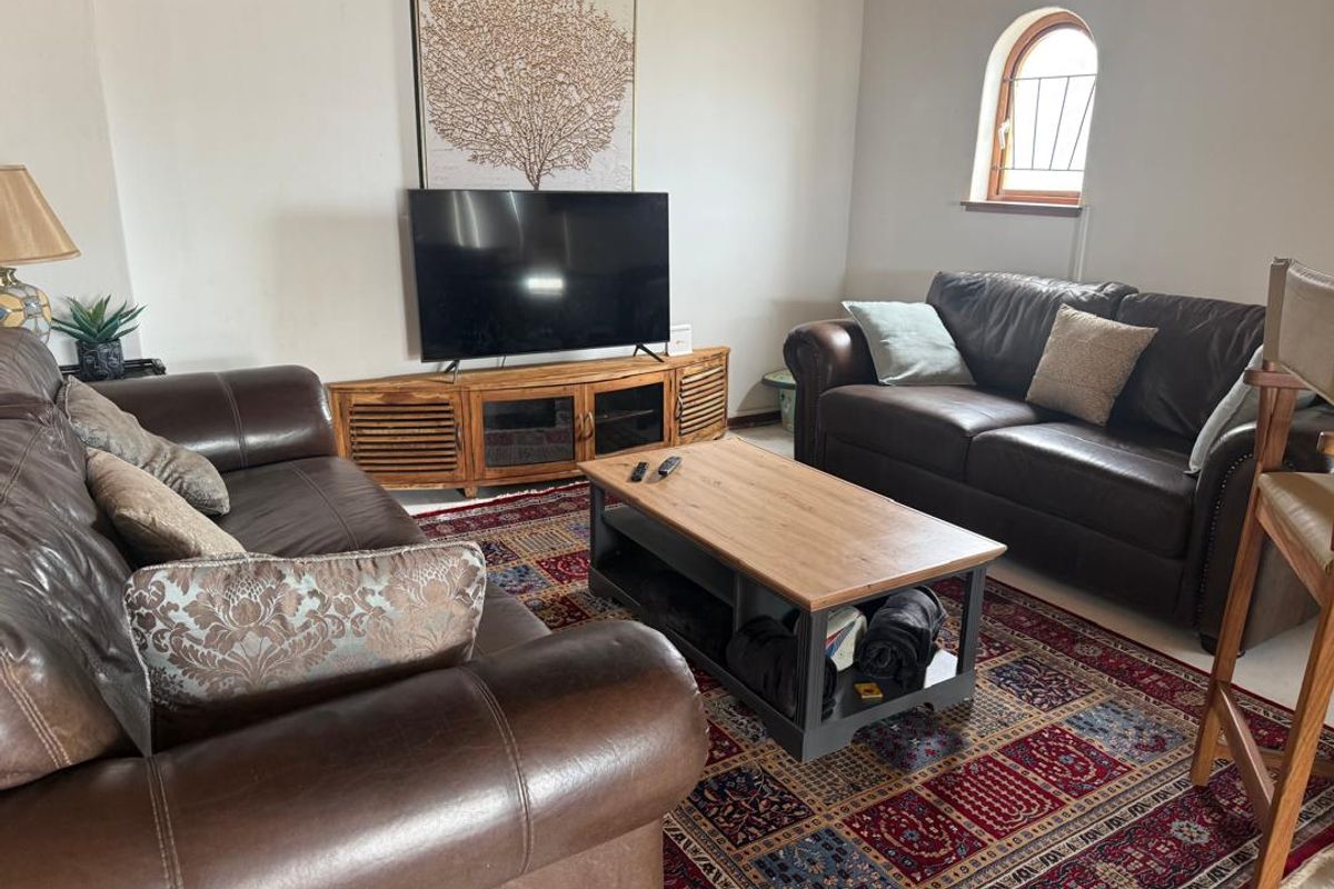 FOR RENT - 3 EN-SUITE SUITES | DOUBLE-STOREY EXCELLENCE - SWAKOPMUND,NAMIBIA - Photo 2