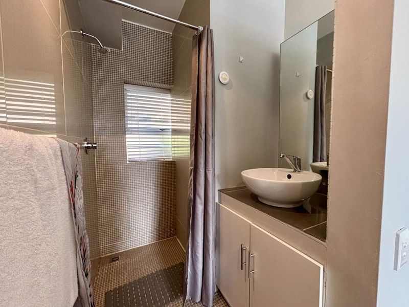 Furnished Studio Apartment in Tamboerskloof - Photo 8