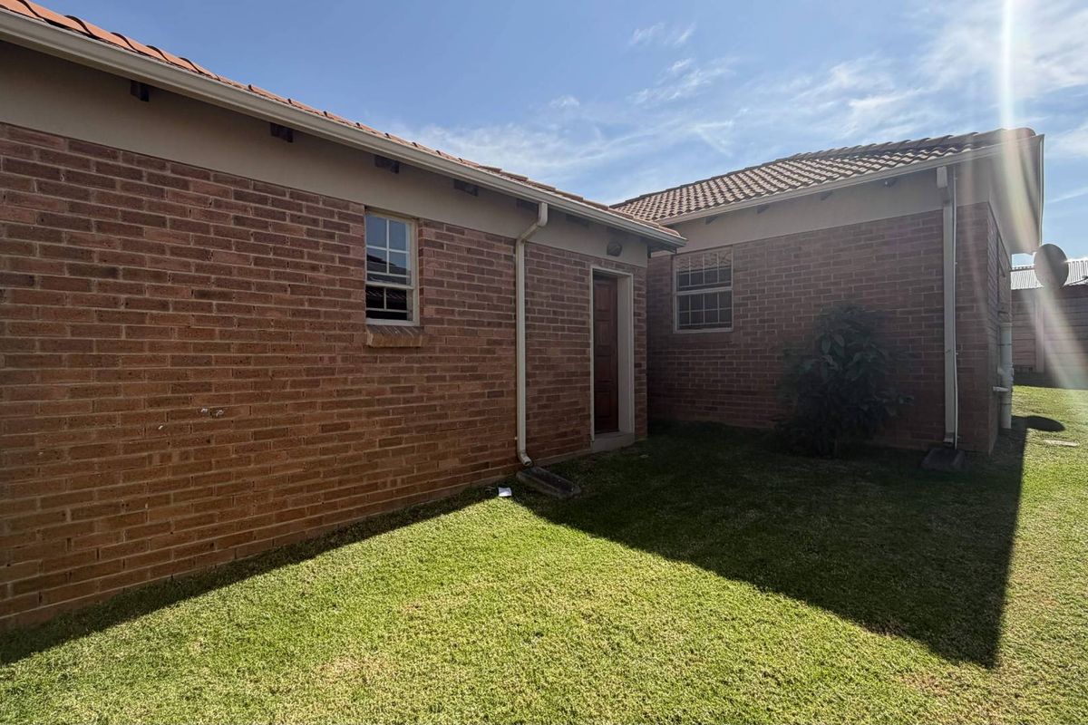 Start Smart in This Beautiful 3 Bed, 2 Bath Home - Photo 2