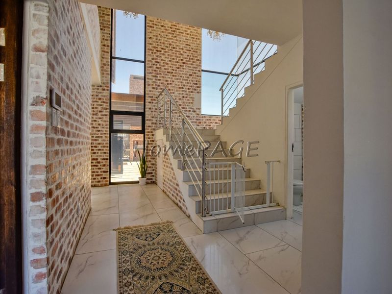 Dunes (Border with Kramersdorf):  Beautiful, Spacious, Upmarket 5 Bedr Home is for Sale - Photo 9