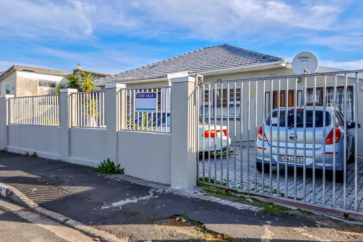 Fully Tenanted Investment Property | 8 Bedrooms | ±R40,000 p/m Rental Income | Prime Location - Photo 2