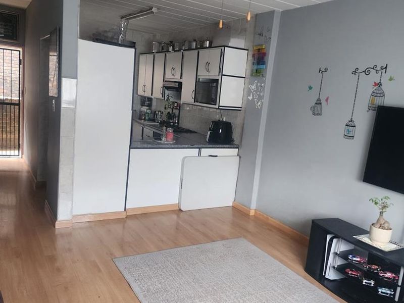 2 Bedroom Apartment for Sale in Croydon - Photo 10