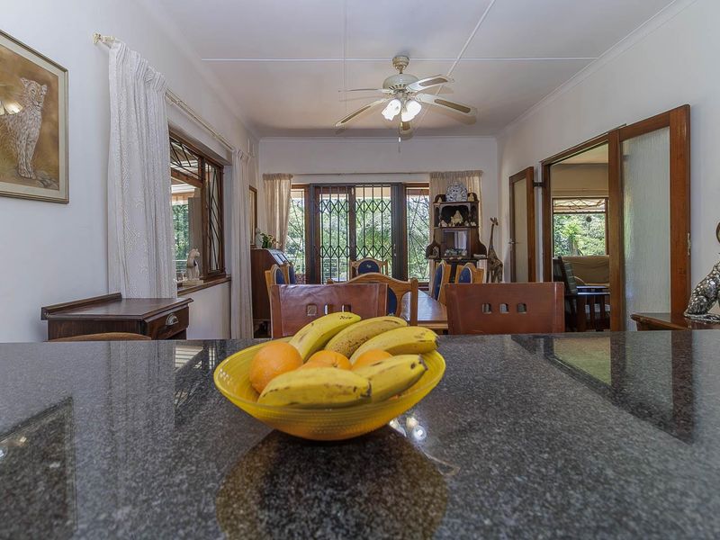 Classic And Classy 4 Bedroom Home - Photo 6