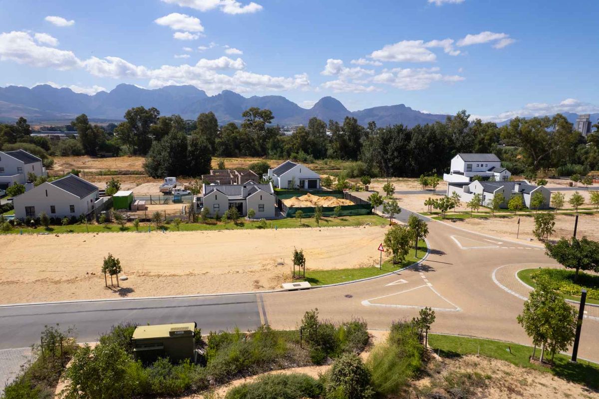 Modern Winelands living with an ideal park frontage location on Paarl Valleij Lifestyle Estate & Farm - Photo 4