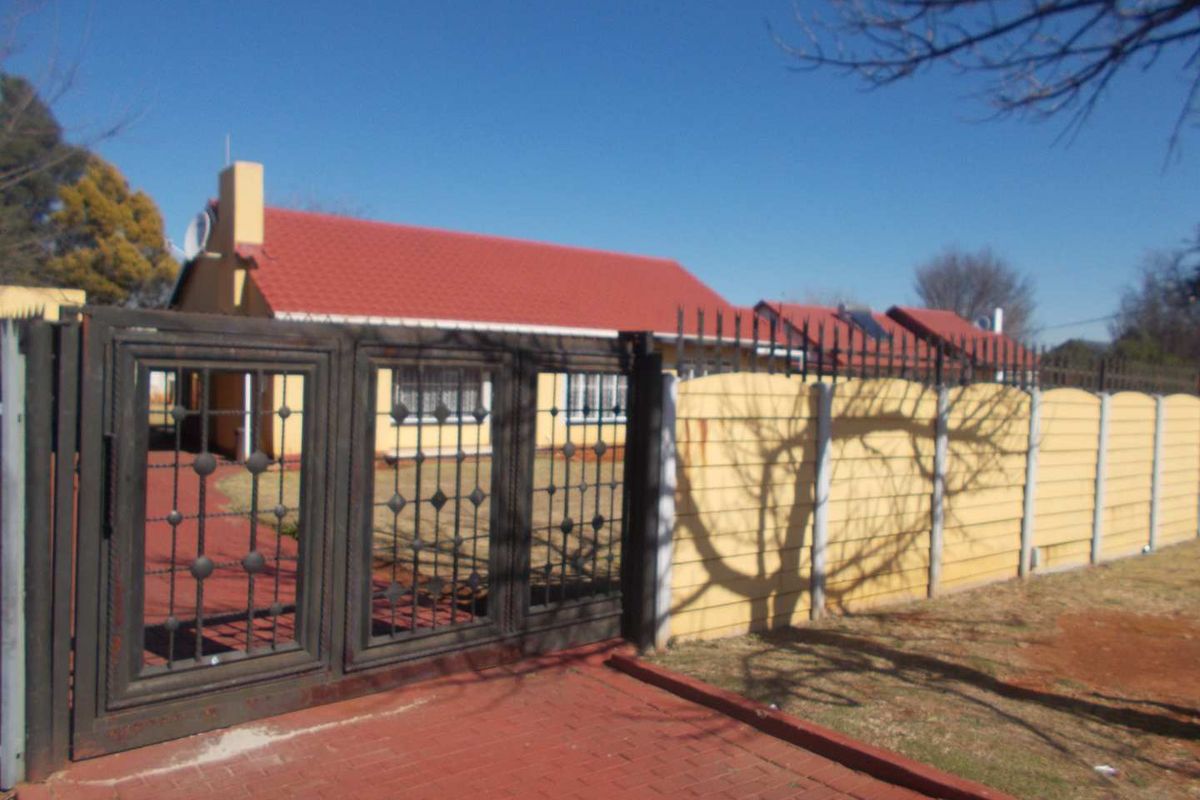 Stunning property looking for a new owner - Photo 2