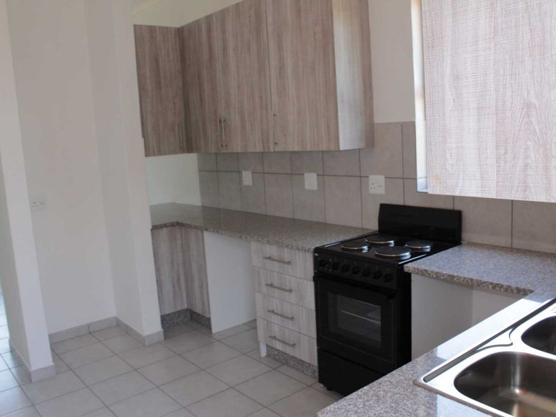 Affordable 2-Bedroom  Apartment Available for Rent in Silverton | R6 923 - Photo 3