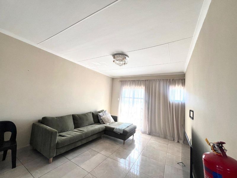 For Sale: 2 Bedroom 2 Bathroom Apartment - Photo 6