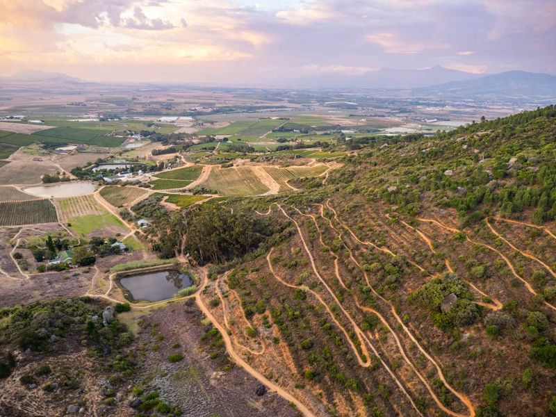 Build an Architectural Masterpiece on this Exclusive Stand - Photo 7