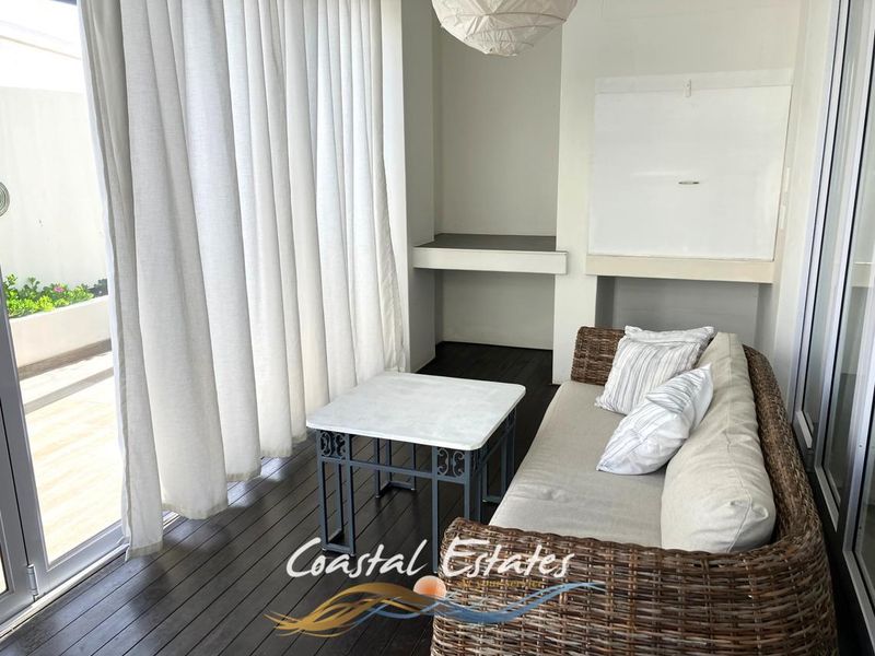 Stunning 3-Bedroom Townhouse with Breathtaking Sea Views - Photo 9