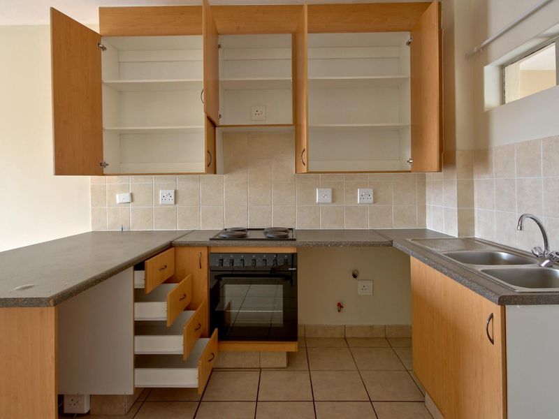 Loadshedding-Free Area | Modern 2 Bedroom Apartment - Photo 3