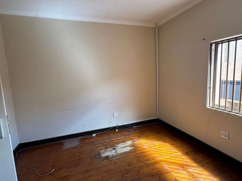 Office to let - Photo 8