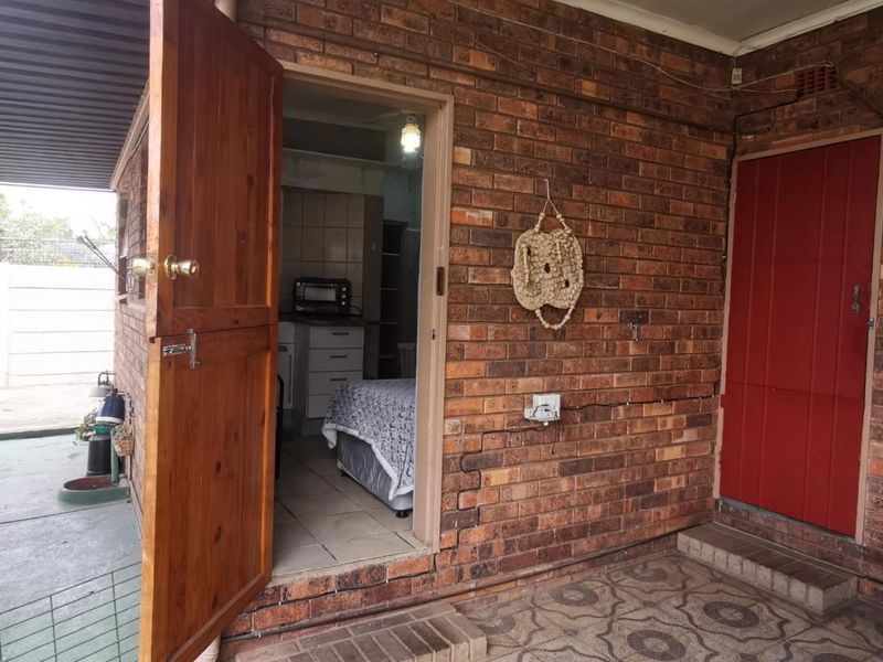 Fully Furnished Bachelor Flat for One – No Pets Allowed