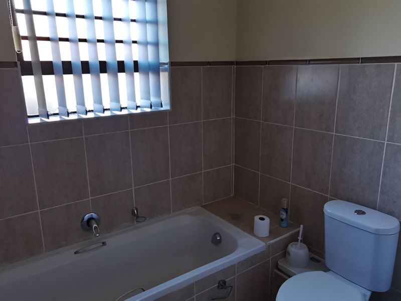 Stylish 3-Bed Townhouse in Cosmos Villas - Available 15 April 2026! - Photo 6